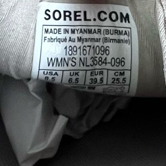 Sorel Womens  Cream Slip-On Shoes size 8.5